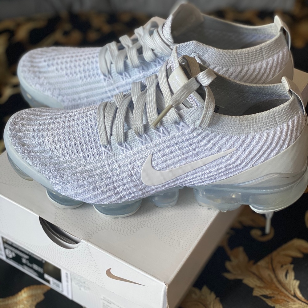Women’s Nike AirVaporMax flynits